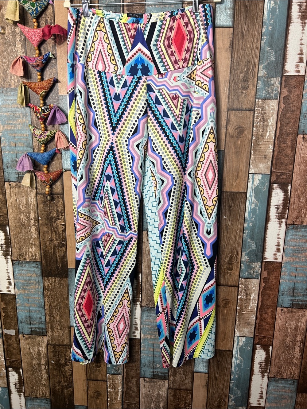 Geometric Multicolor Wide-Leg Pants — Pink & Blue Pattern